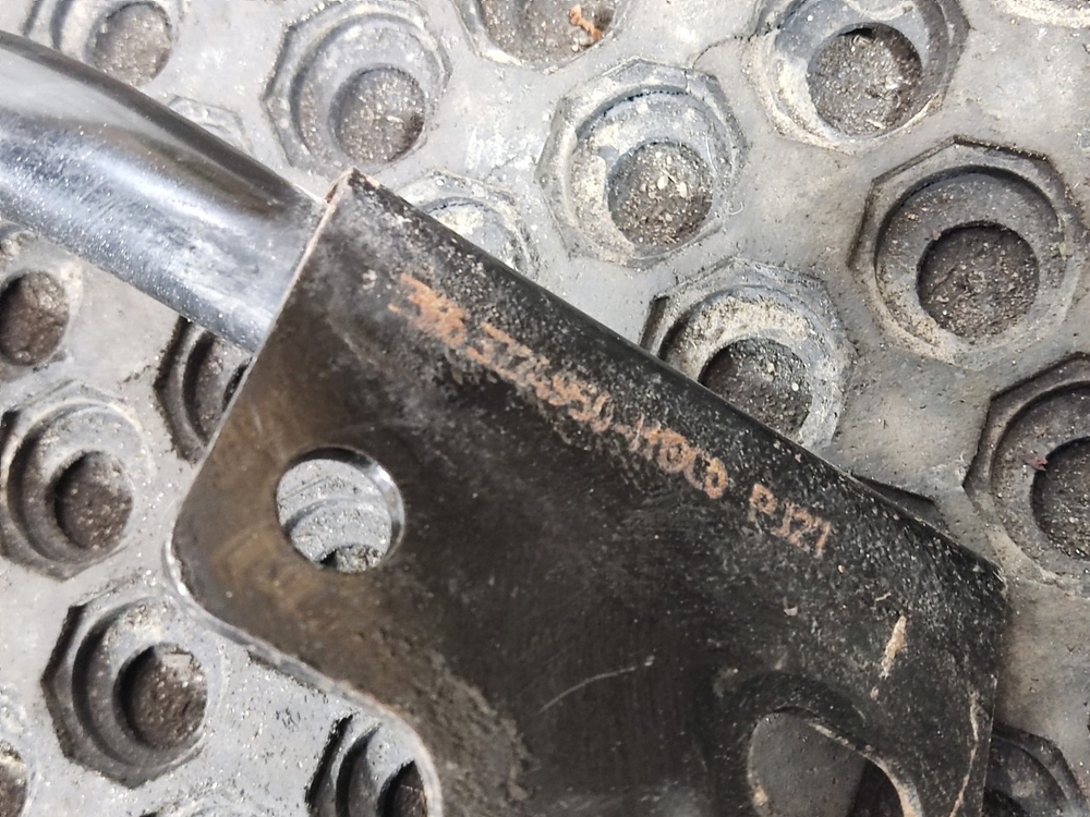 Кронштейн проводки 2023г.