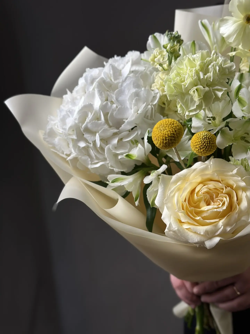 Сборный букет «Нежные объятия»