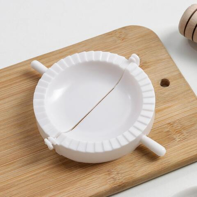 Набор для лепки пельменей Доляна, 3 предмета, формы d=7,5 и 10 см, скалка МИКС