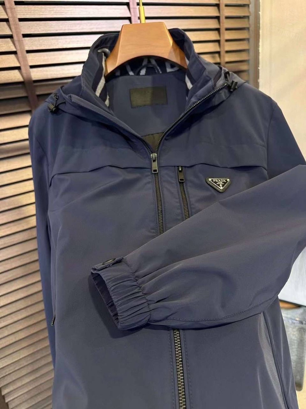 Ветровка Prada