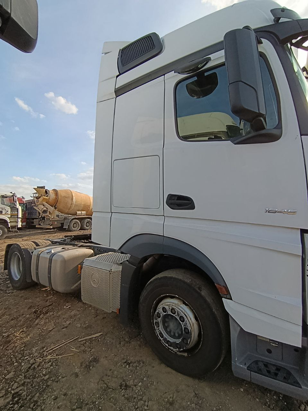 Mercedes-Benz ACTROS 4x2 Седельный тягач 1845 LS (Дизельный, 12,8 л, 476 л.с., МТ)