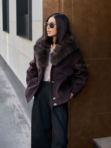 Куртка винного цвета с воротником из лисы