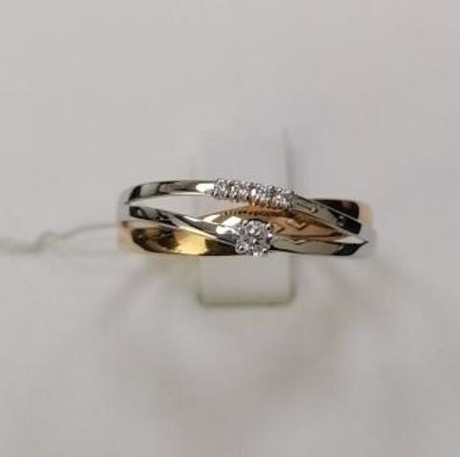 Кольцо из золота с фианитами