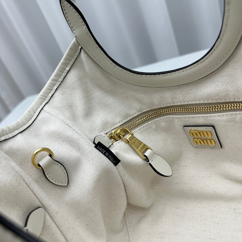 Miu Miu IVY Bag 23 cm