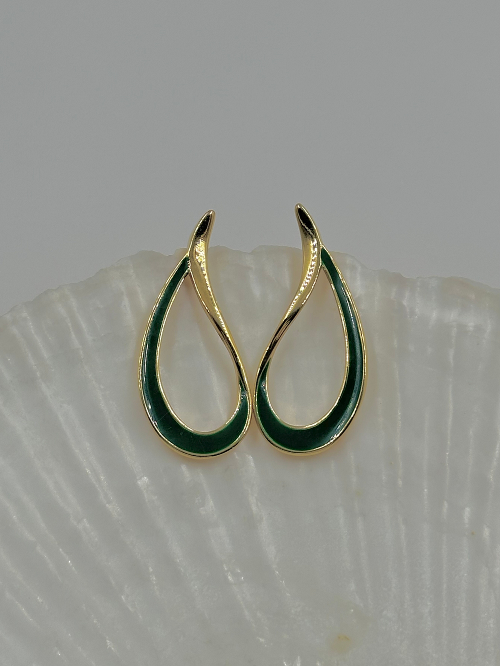 Серьги с зелёной эмалью