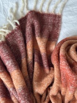 Плед мохеровый Over Horizon терракотового цвета из коллекции Trendy Ruffles, 130х180 см