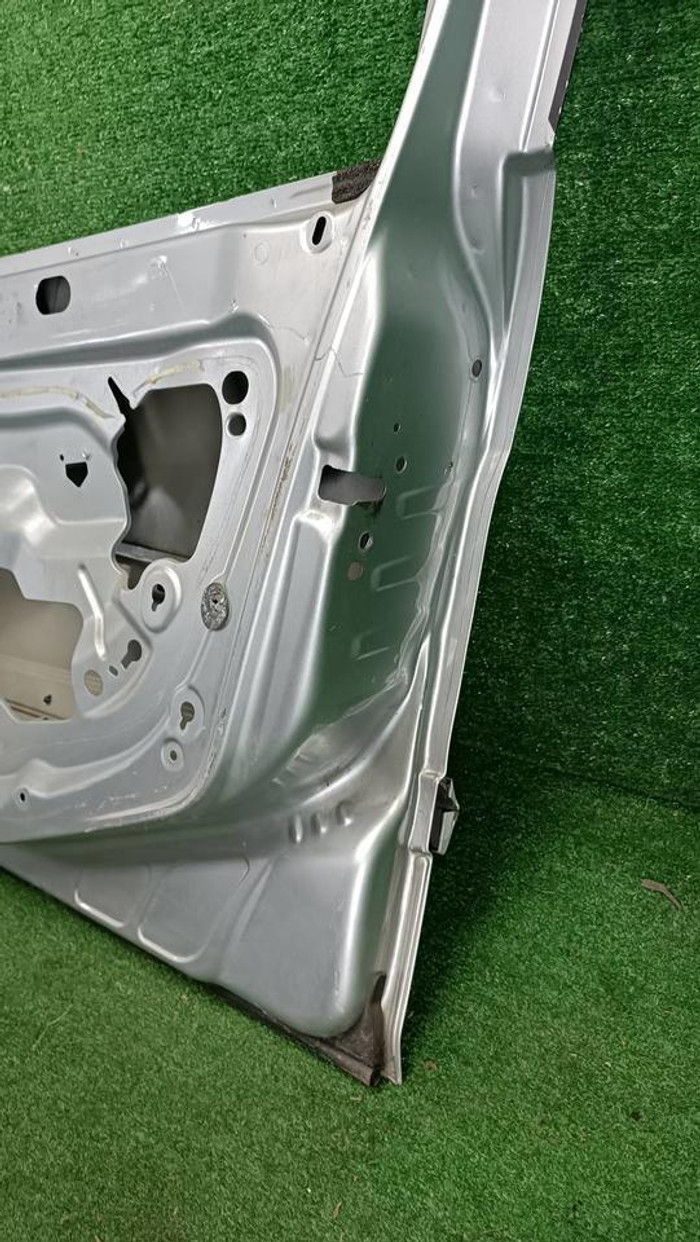 Дверь передняя правая Peugeot 308 1 (2007-2015)