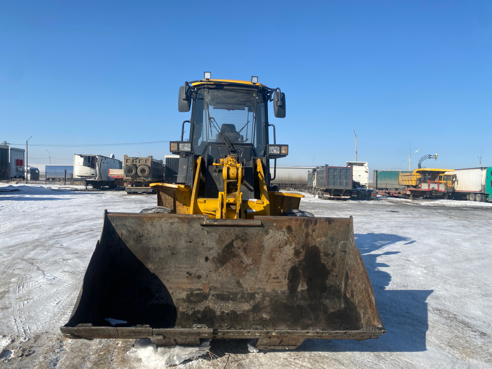 LiuGong CLG 835 Фронтальный погрузчик CLG 835H (Дизельный, 6,8 л, 125 л.с., АТ)