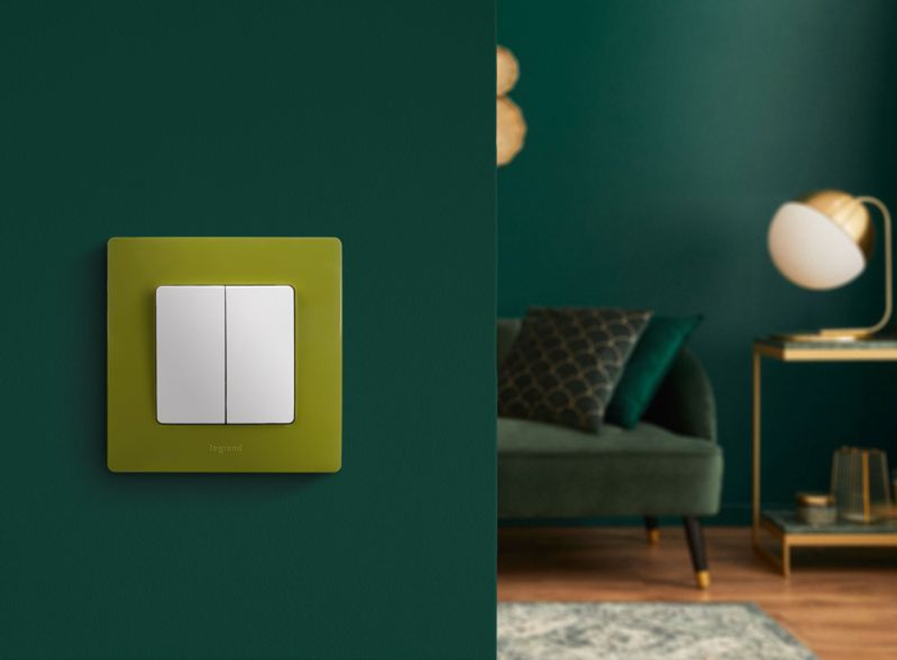 Выключатель 2-кл. СП Etika 10А IP20 250В 10AX безвинтов. зажимы механизм бел. IEK 672202