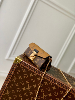 Louis Vuitton Bitsy Pouch