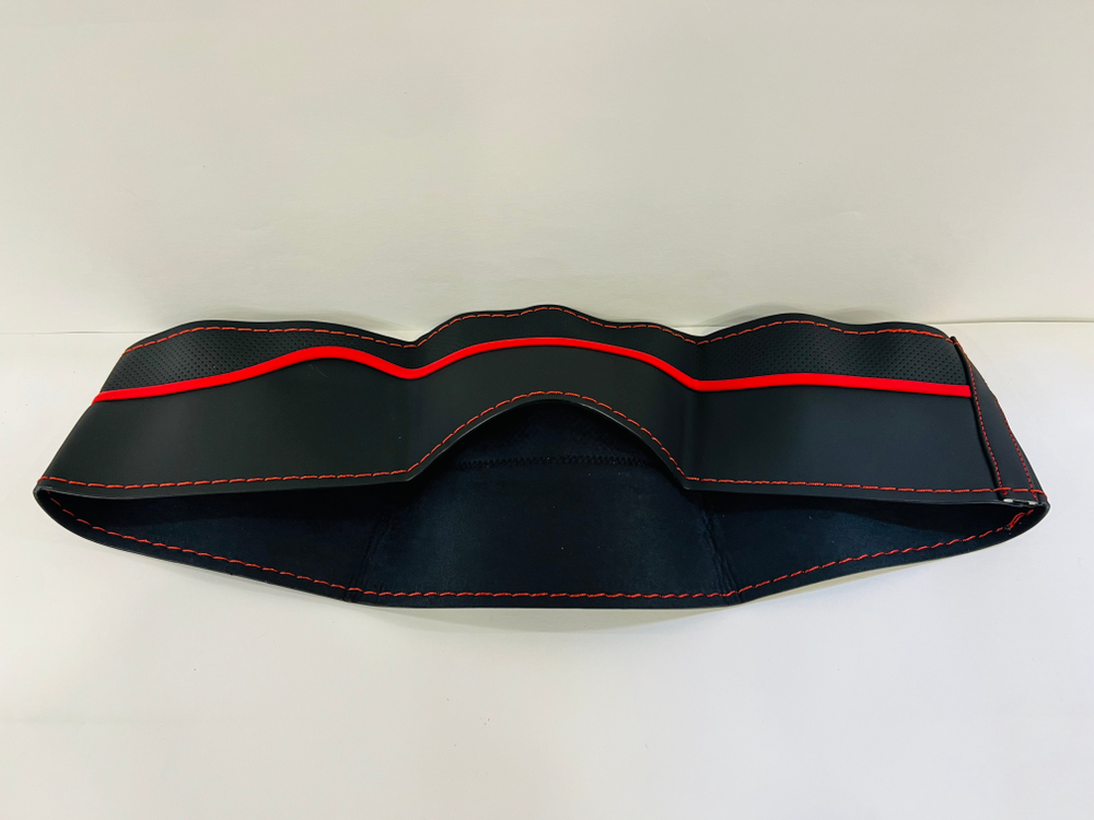 Оплетка на руль со шнуровкой, искусственная кожа, размер "М" 37-39 см., Плотный Хват, № 3066, красный (1 шт.)