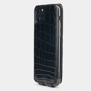 Чехол кожаный для iPhone 11 Pro цвета черный лак