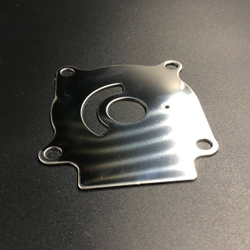 Пластина помпы охлаждения Suzuki DT20-40, DF25-50 (KACAWA)