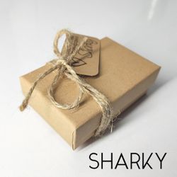 Крафтовая бежевая коробочка для подарка