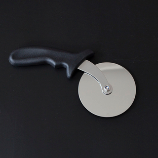 Колесо для пиццы 10 см с пластиковой ручкой — нержавеющая сталь, острое лезвие