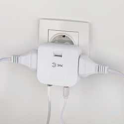 Разветвитель электрический ЭРА SPF-2-FL-USB поворотный на 2 розетки + 2USB 10А белый | Электротовары