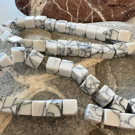 Говлит. Камни для изделий на заказ. Цена зависит от вида заказанного изделия