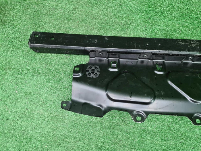 Телевизор верхняя часть BMW X5 G05 (2018-н.в.)