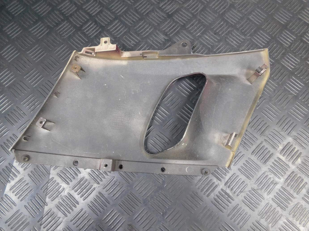 Пластик боковой левый Kawasaki ZZR 400 98 053063