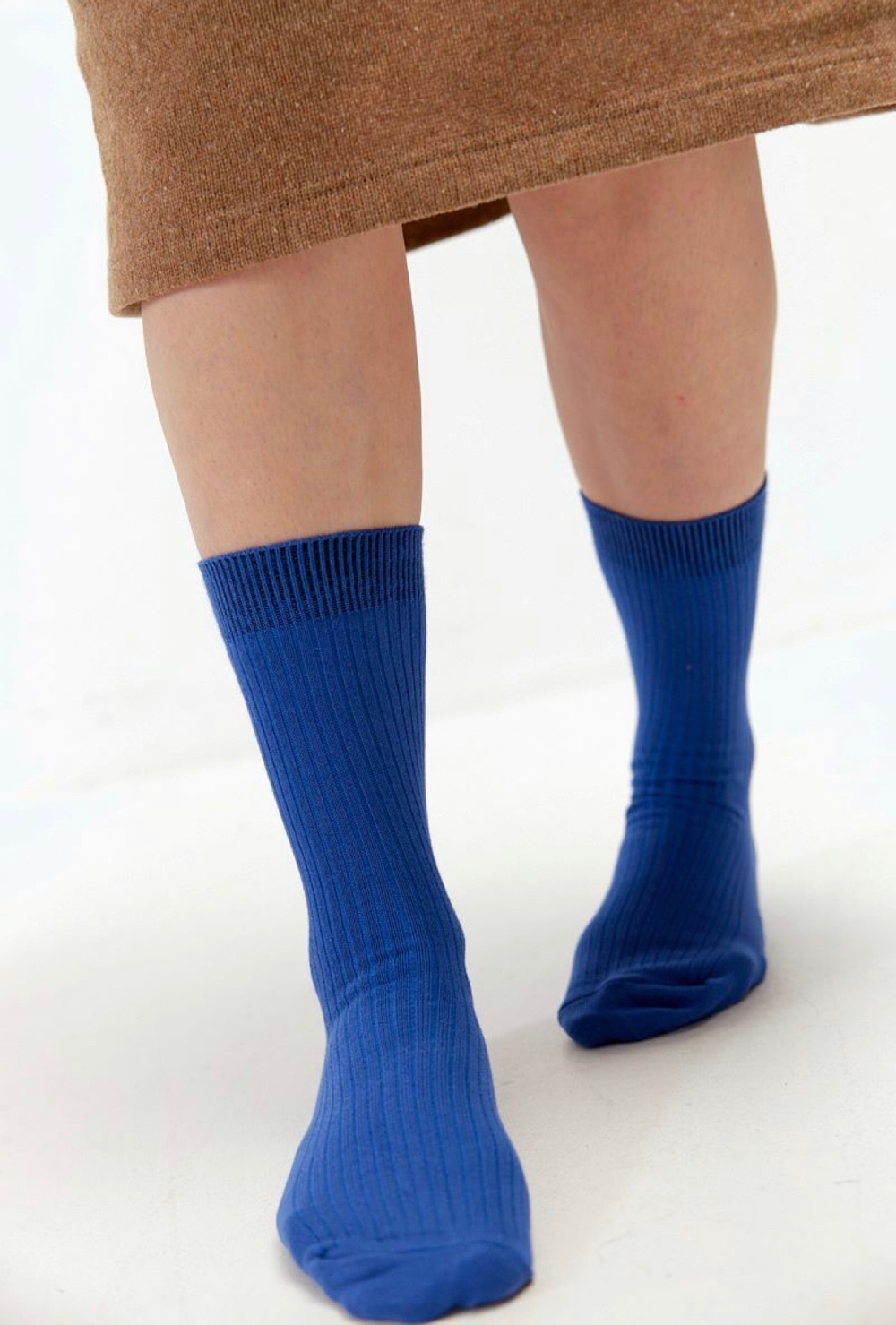 Носки из хлопка ярко-синего цвета