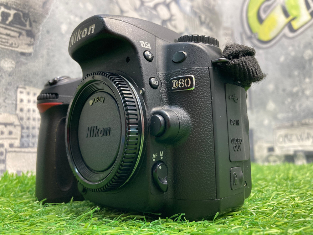 Nikon D80 14.500 кадров