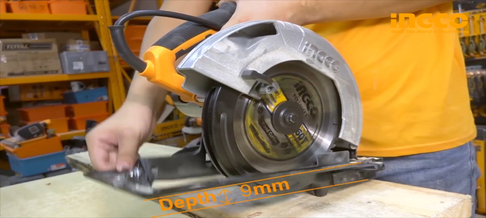 Циркулярная пила INGCO CS2358 INDUSTRIAL 235х25.4 мм 2,2 кВт