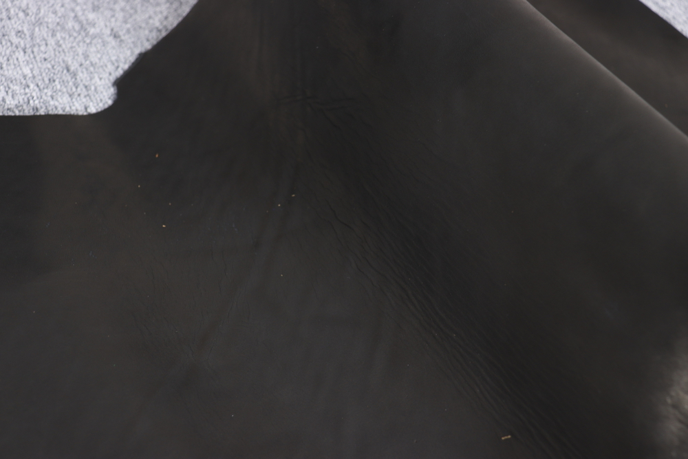 Уценка: 1,8-2,2 Юфть черная 159 дм²