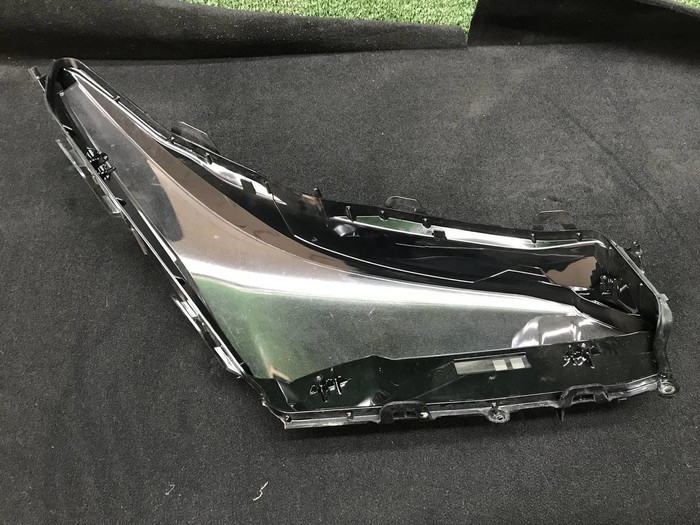 Стекло фары левое Lexus NX 1 (2017-2021)