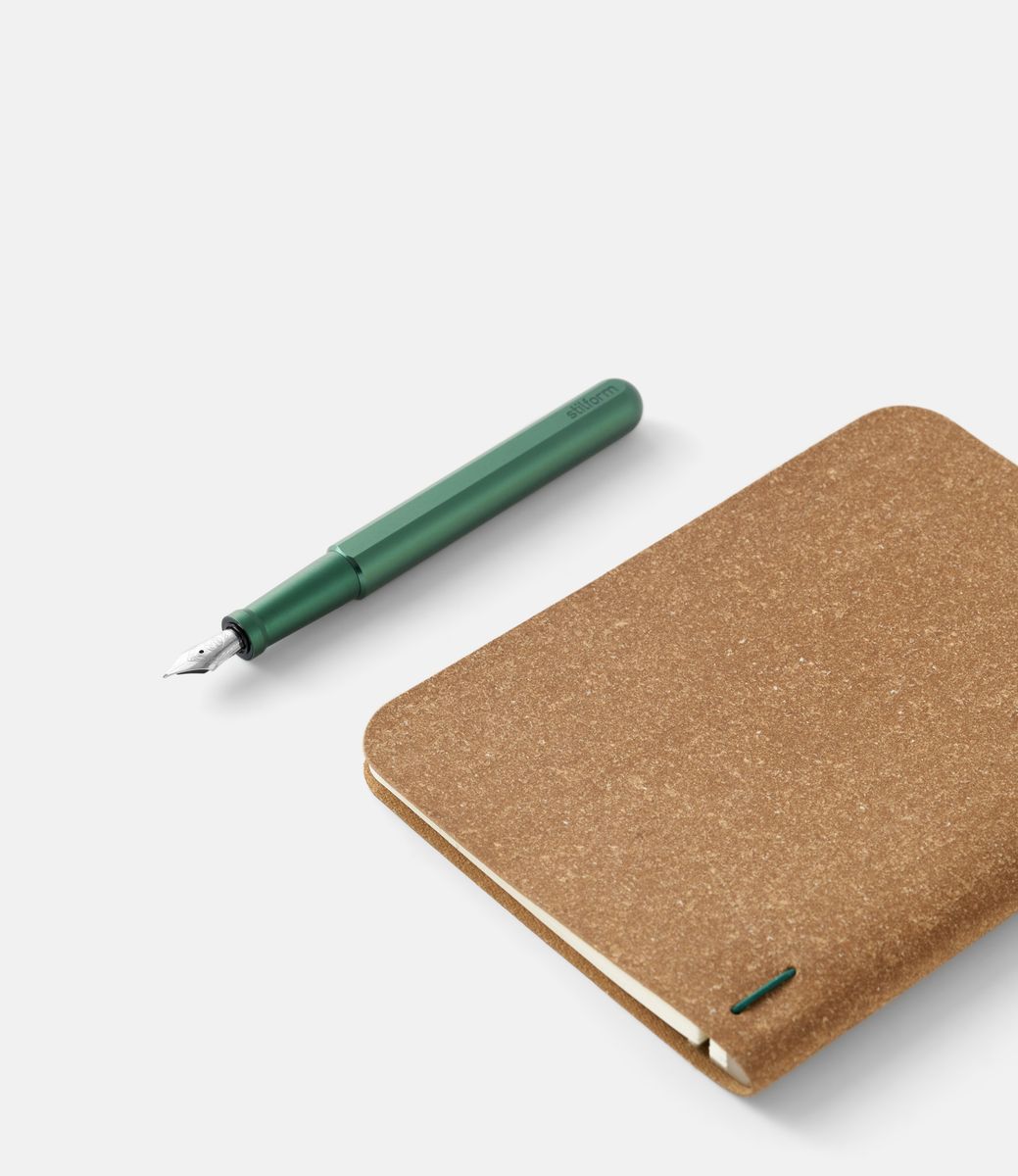Stilform Ink Aurora Green — перьевая ручка из алюминия