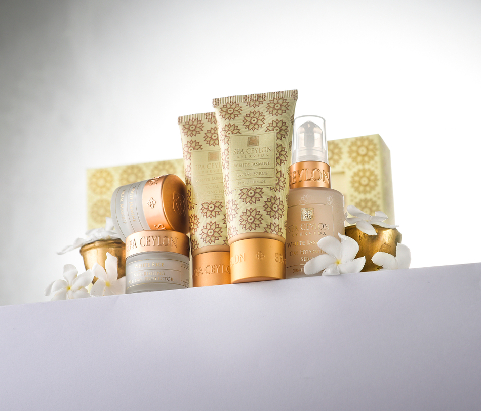 НАБОР ДНЕВНОЙ УВЛАЖНЯЮЩЕЙ СЫВОРОТКИ "БЕЛЫЙ ЖАСМИН"