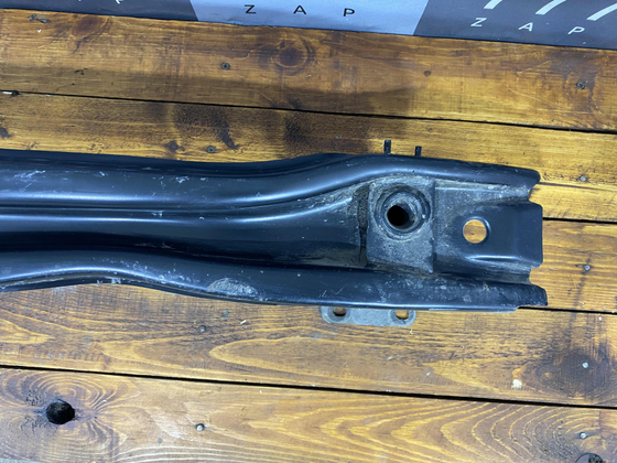 Усилитель заднего бампера Volkswagen Tiguan 2 16-нв Б/У Оригинал 5NA807586