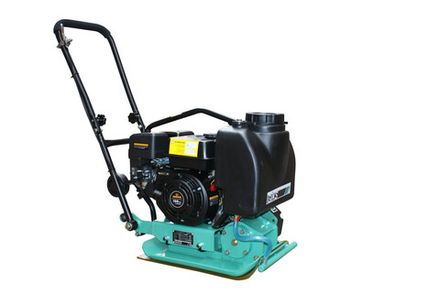 Виброплита GIKS PC60DSET с баком и ковриком - [65 кг / 10 кН / Dinking DK168F]