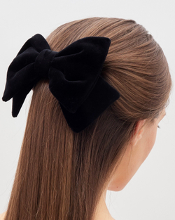 Черный бант из бархата