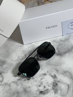 Очки Prada