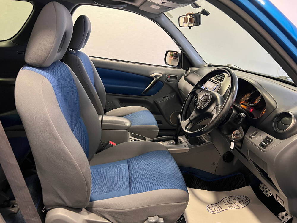 Toyota RAV4, 2002 год