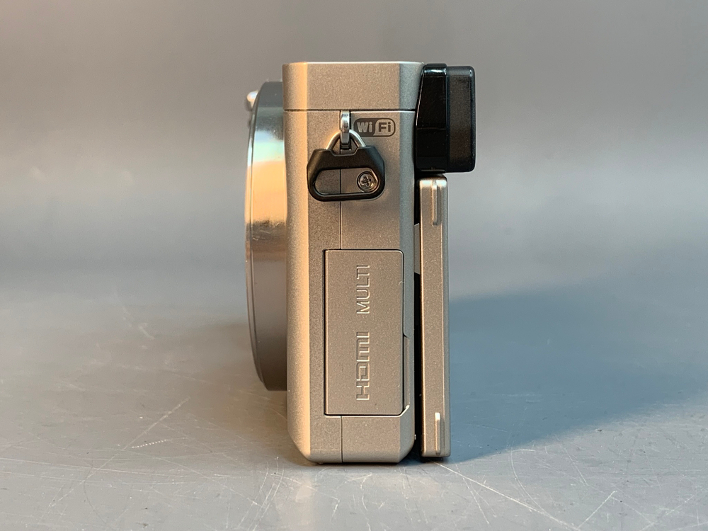 Sony A6000 kit 16-50mm 3.5-5.6 OSS