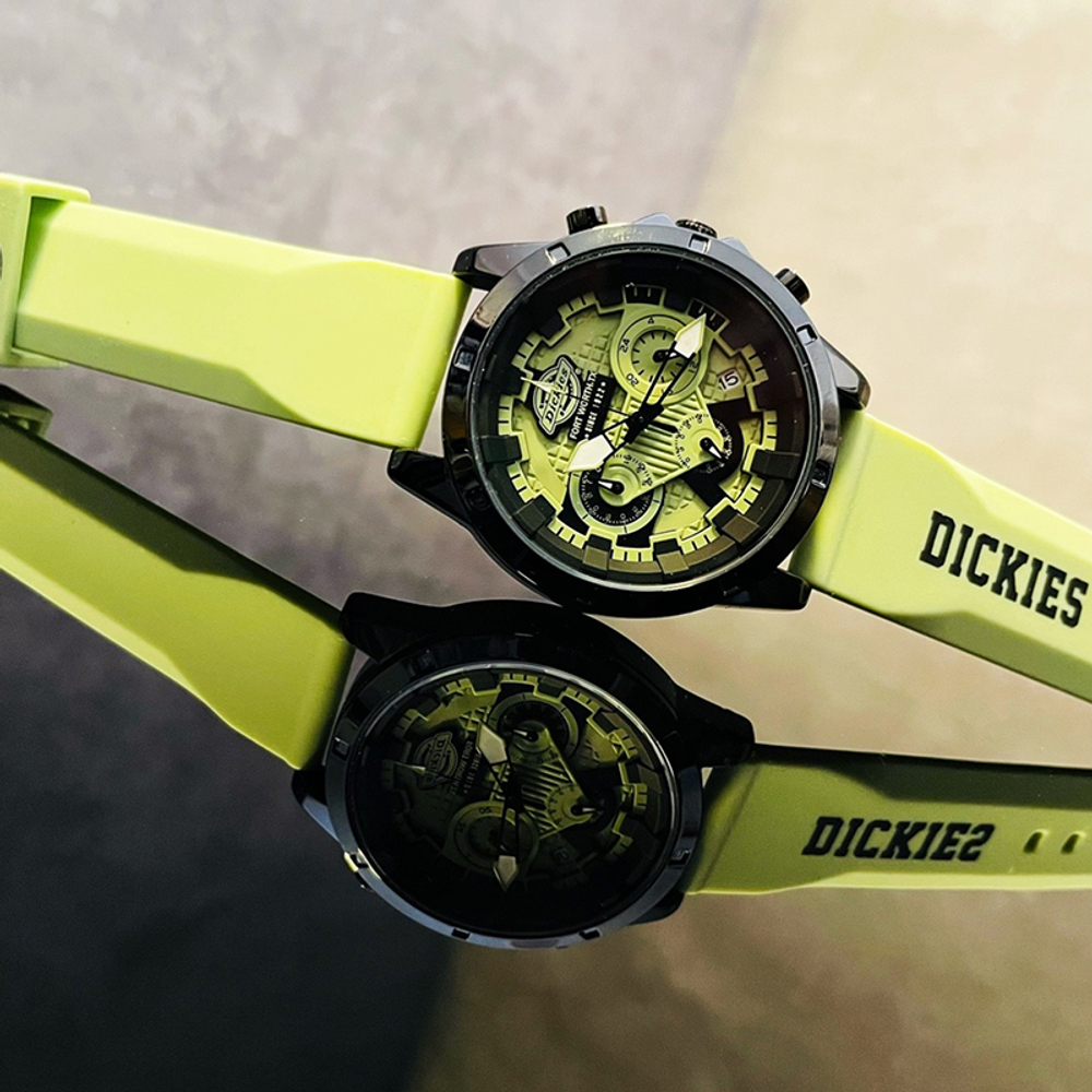 Dickies Wrist Watch Quartz Movement Silicone Strap White Dial Men"s Watches