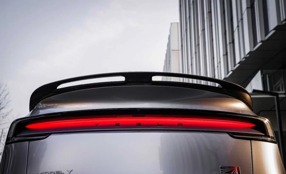 Карбоновый спойлер и губа бампера для Tesla Model Y РЕСТАЙЛИНГ 2025+ Тесла аэродинамический обвес