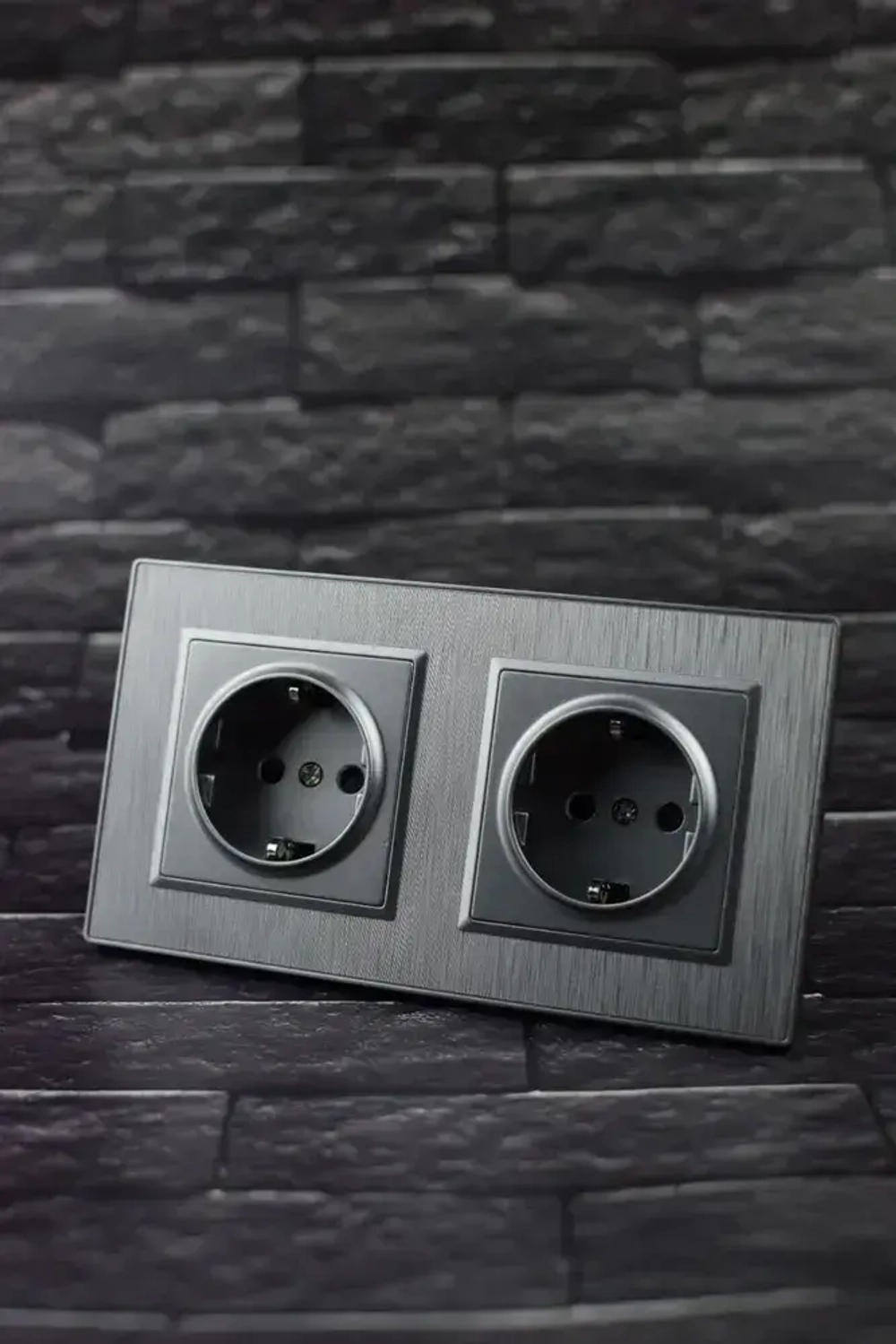 Розетка двойная серая