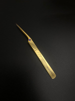 Пинцет № 04 Lashexpress прямой с одним плечиком золото с синим стразом с лазерным напылением