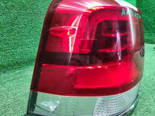 Фонарь левый внешний Toyota Land Cruiser 200 15-21