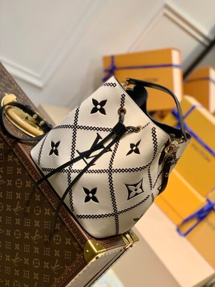 Louis Vuitton NeoNoe MM
