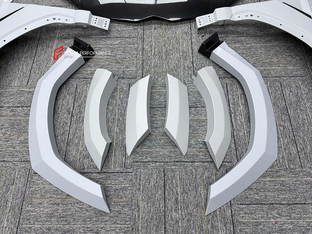 Обвес переделка для Lamborghini Urus 2018 в Urus S Performante Ламборгини Урус