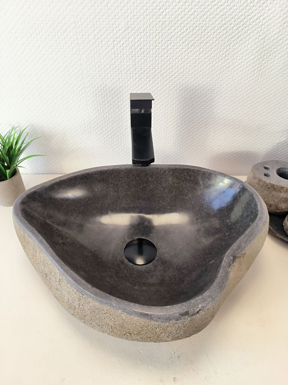 Раковина из речного камня RS-65970 49х35х15 из натурального камня