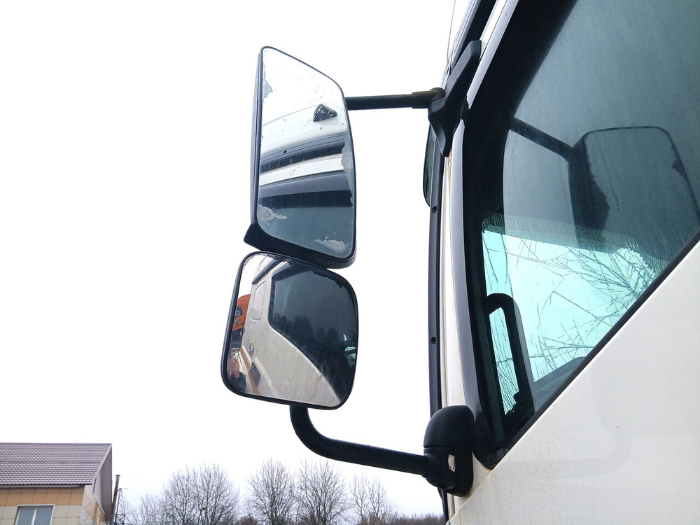 Зеркало заднего вида боковое левое