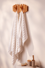 Полотенце для рук waves белого цвета из коллекции essential, 50х90 см