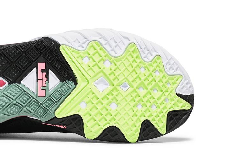 Кроссовки Space Jam X Nike Lebron 18 Bugs Bunny X Marvin The Martian 18