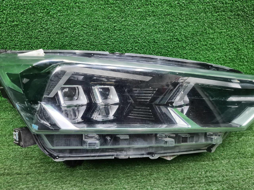 Фара правая Faw Besturn T77 (2018-н.в.) LED