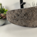 Раковина из речного камня RS-64893 40*37*15 0861