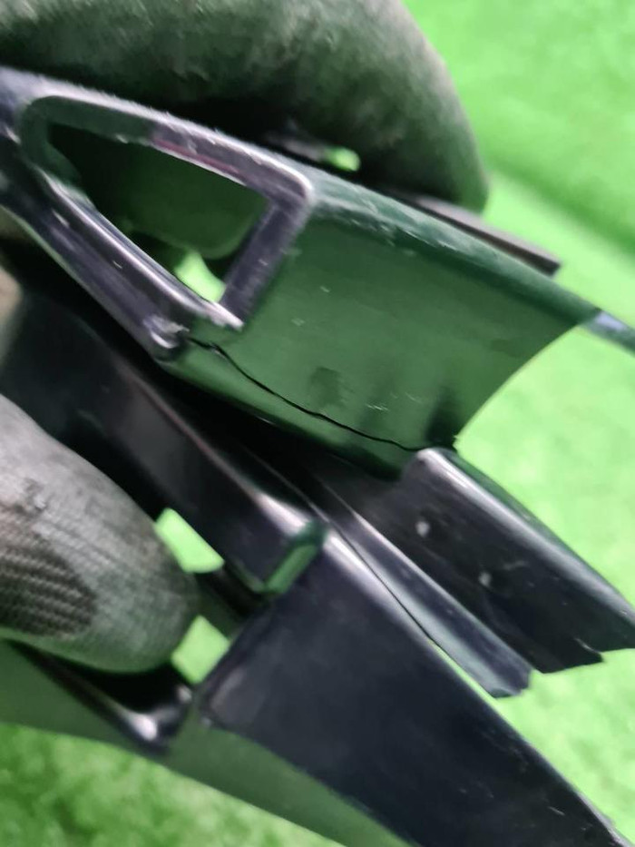 Решетка перед. бампера Mercedes S W223 20-нв AMG